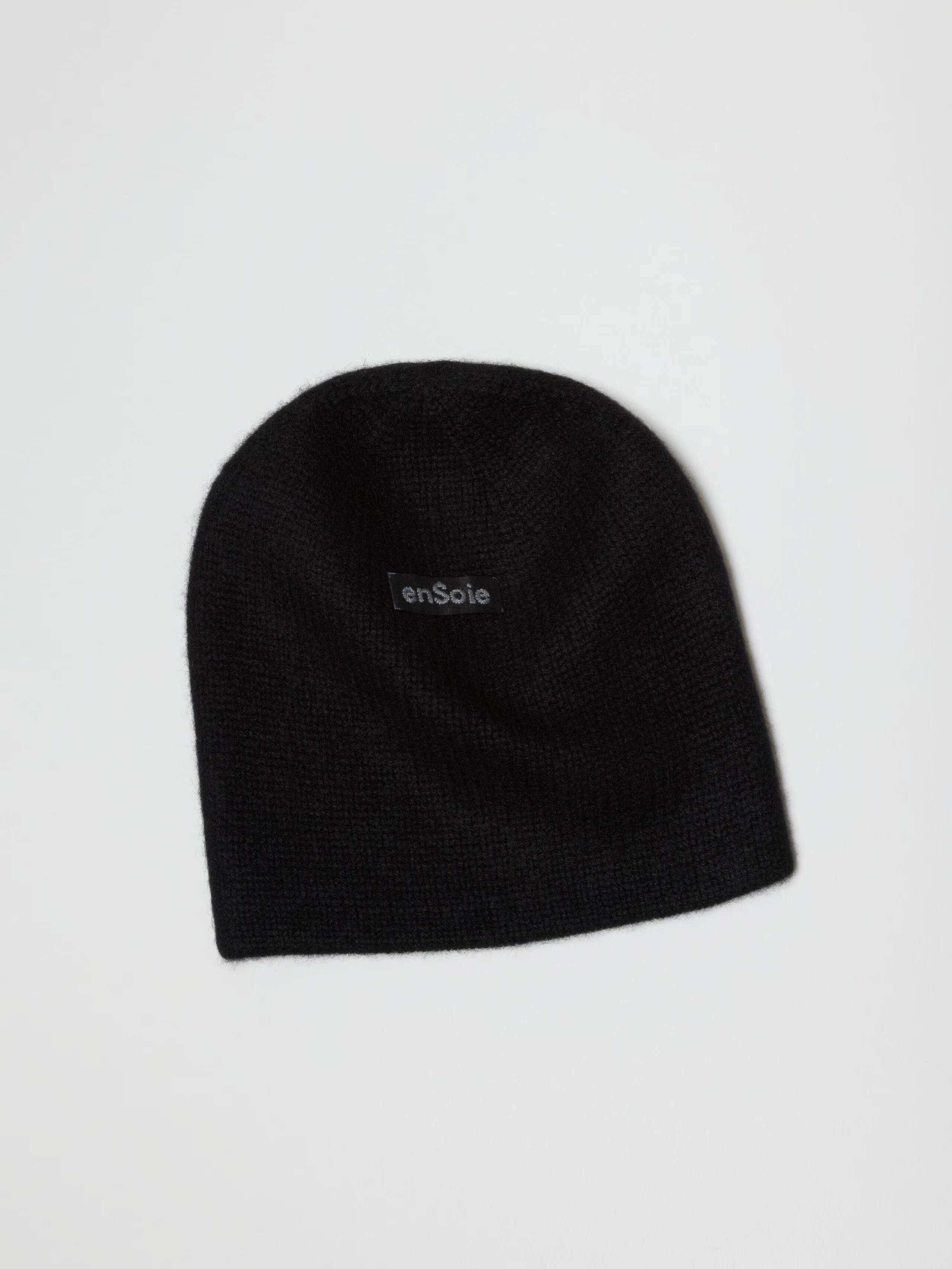 Picture of a black cashmere beanie