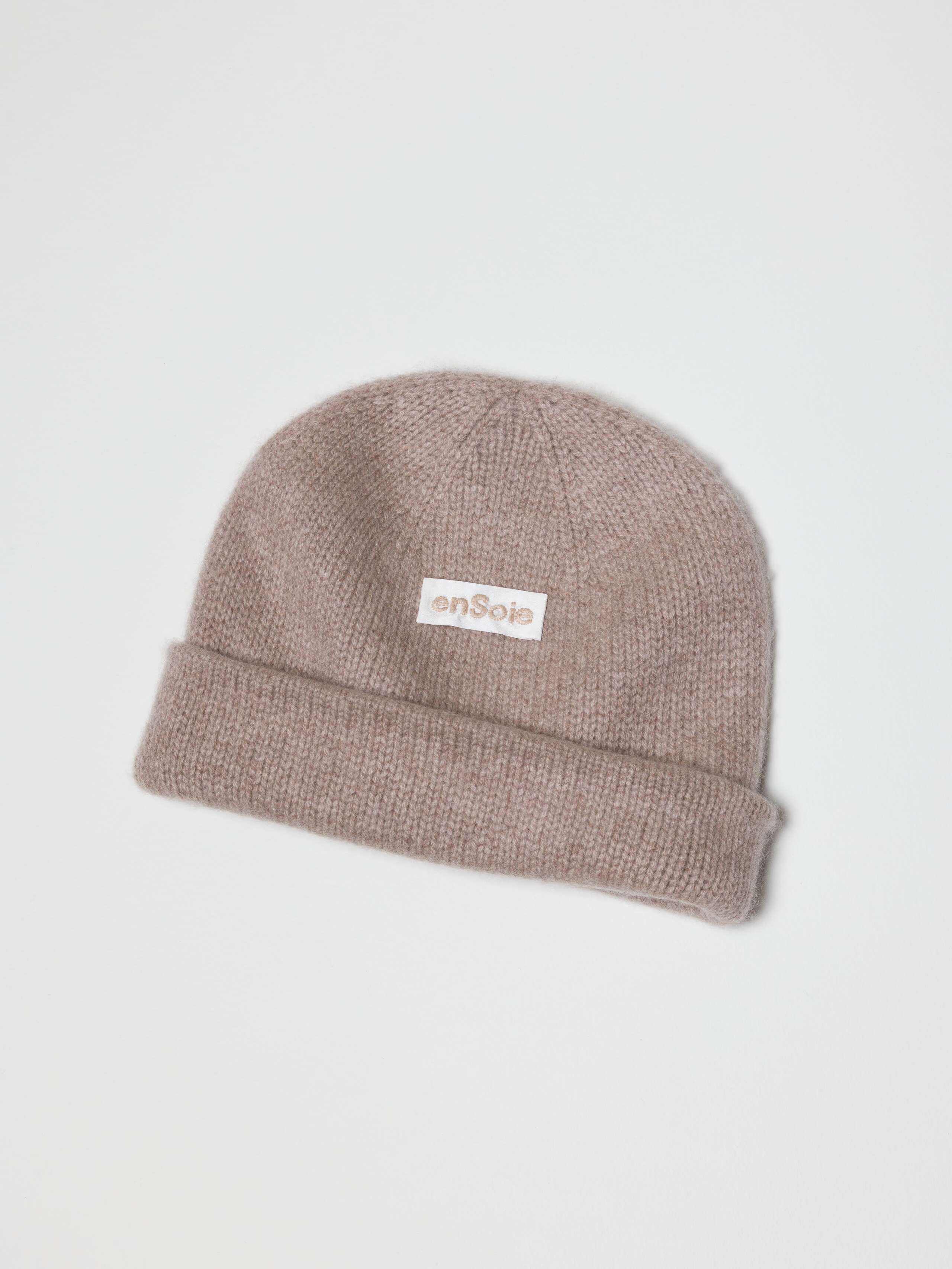 Picture of a beige cashmere beanie