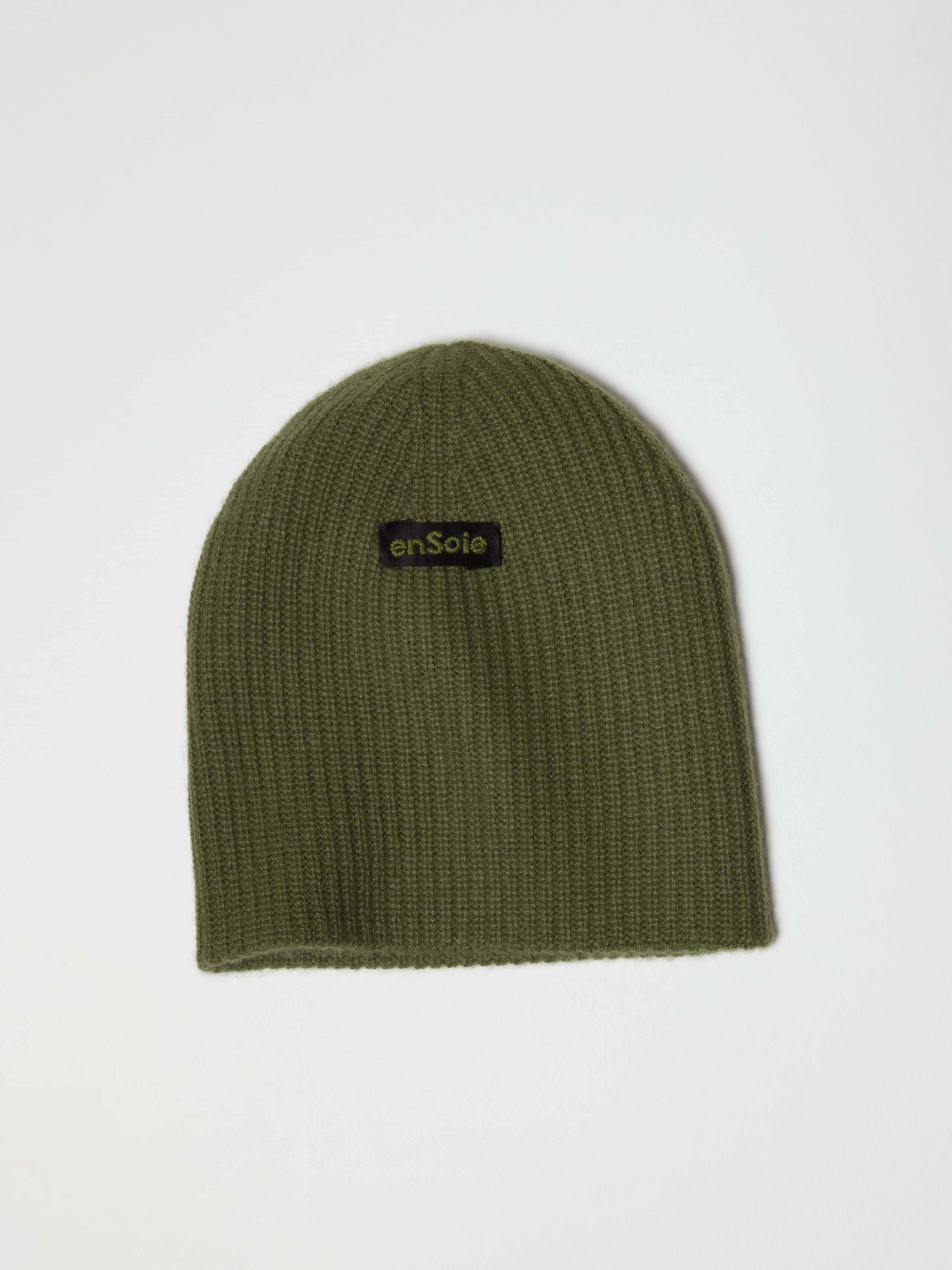 Picture of a olive green knitted cashmere hat