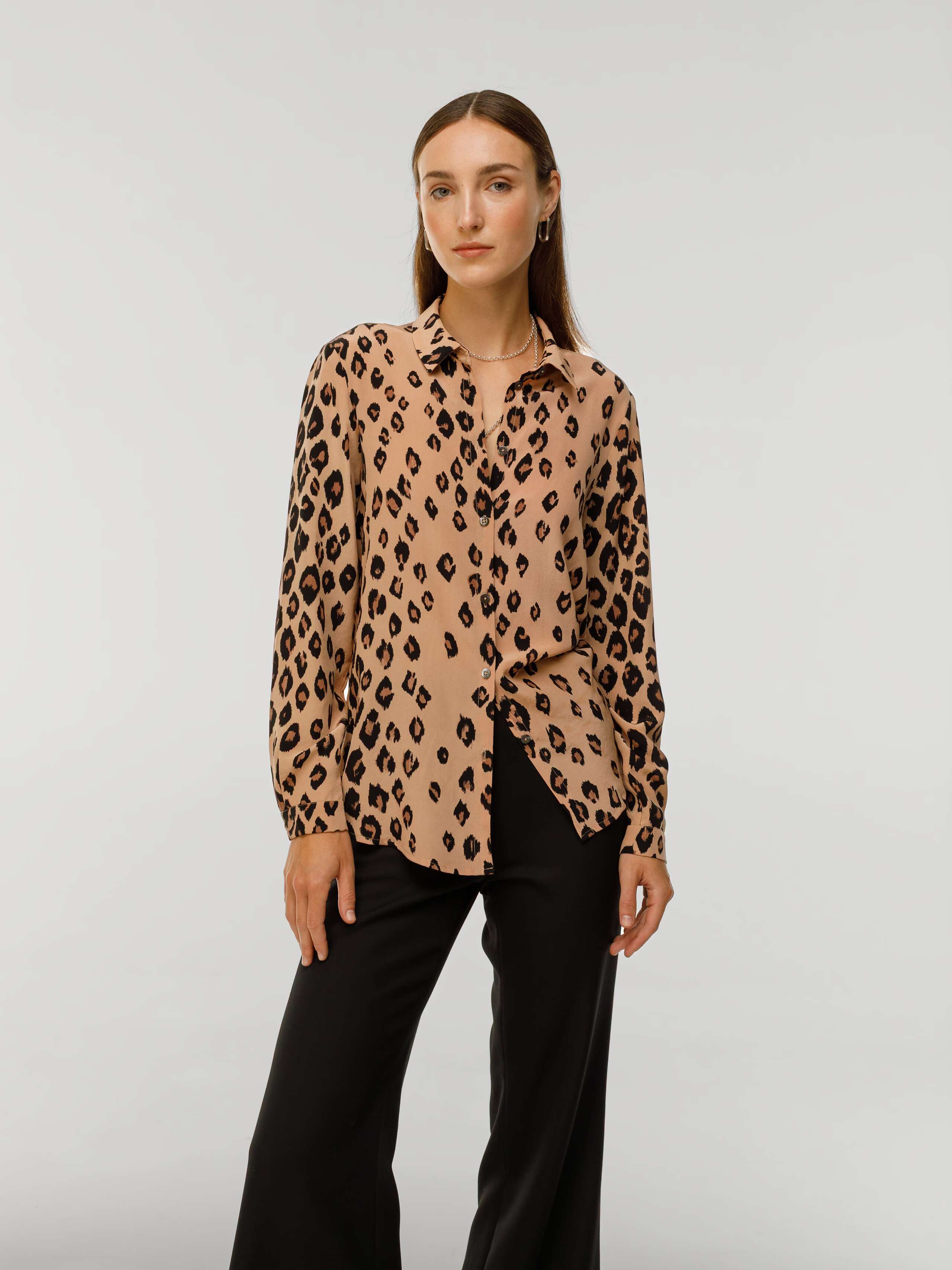 Romy blouse leo heritage print in silk worn by model