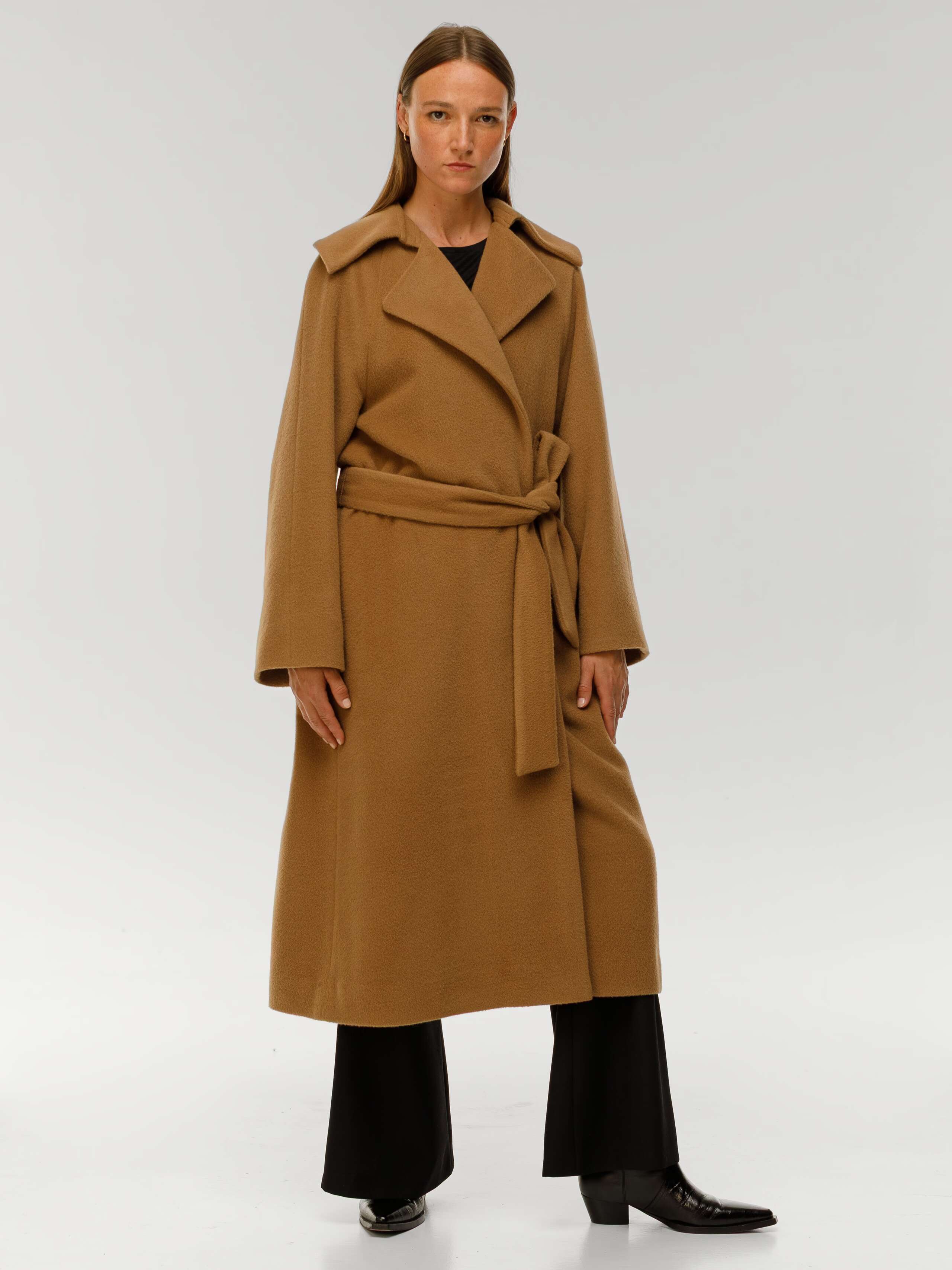 Soho alpaca wool coat in beige worn by model