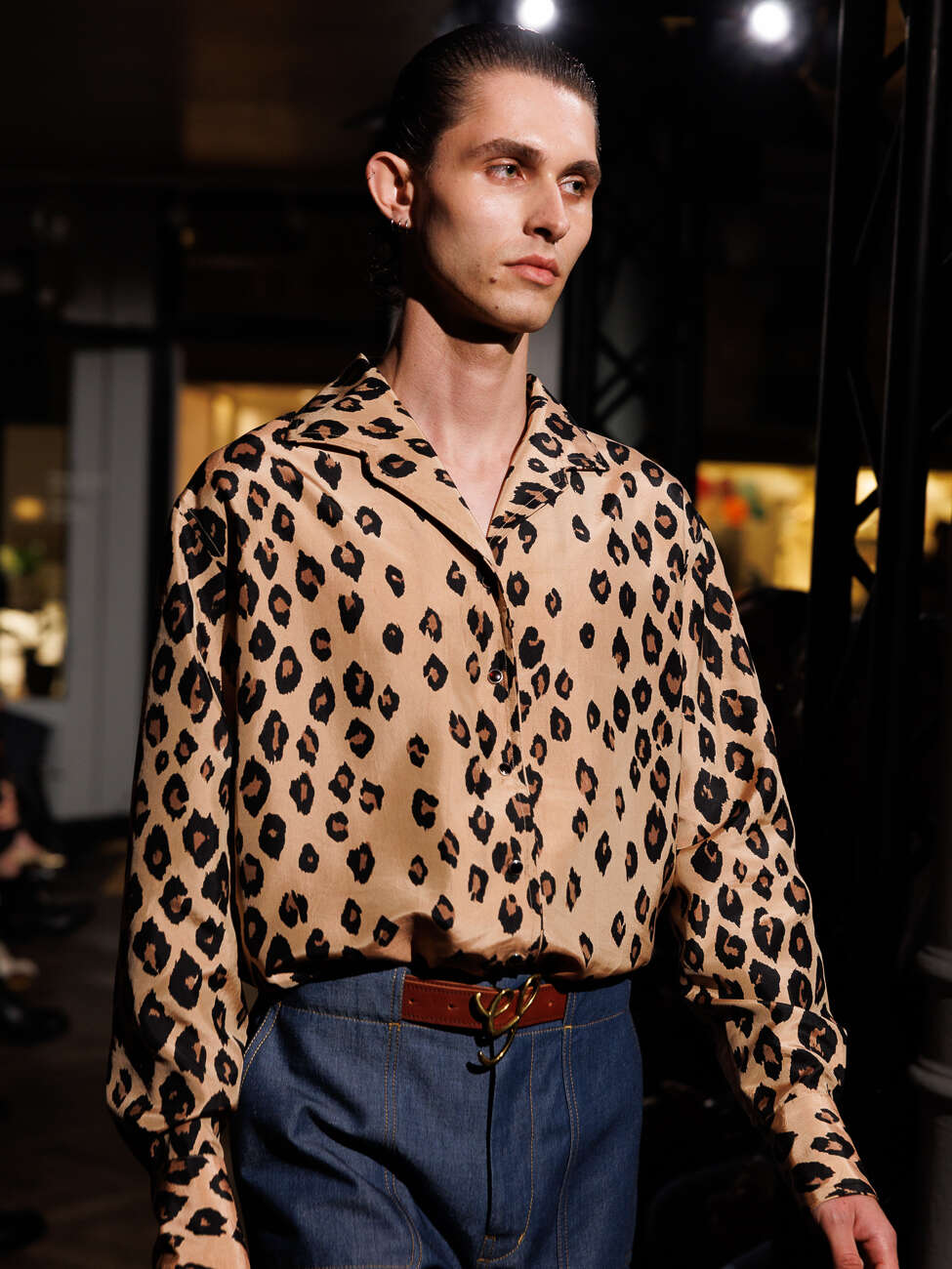 Model walking on a catwalk