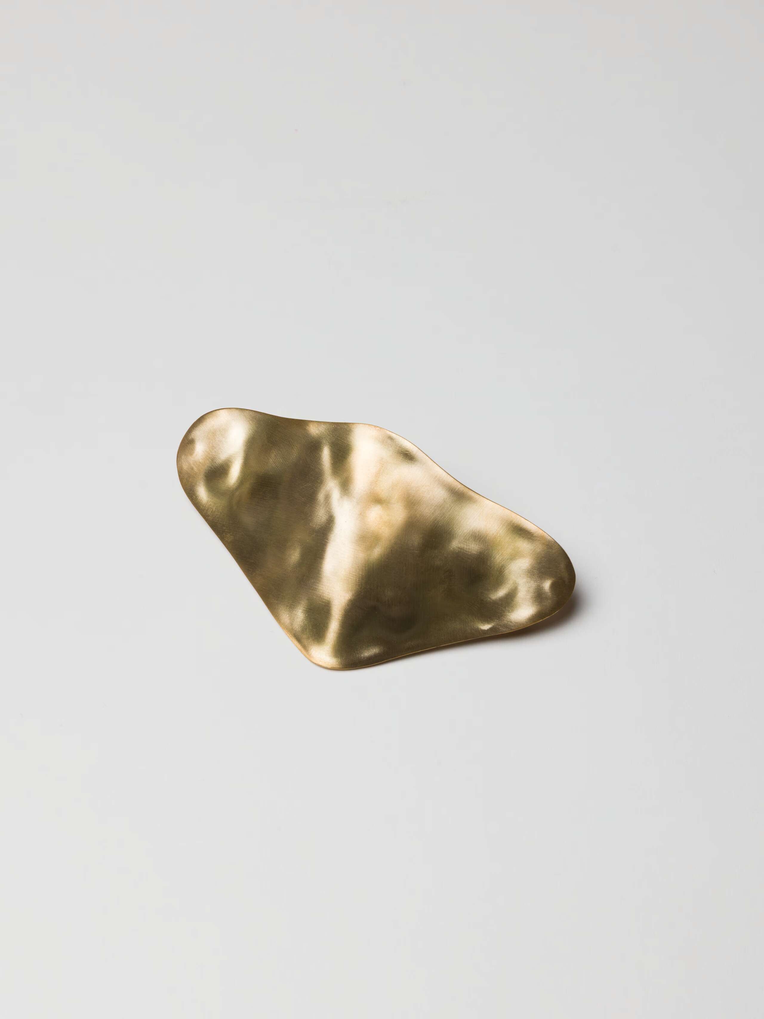 Shape hair clip in brass