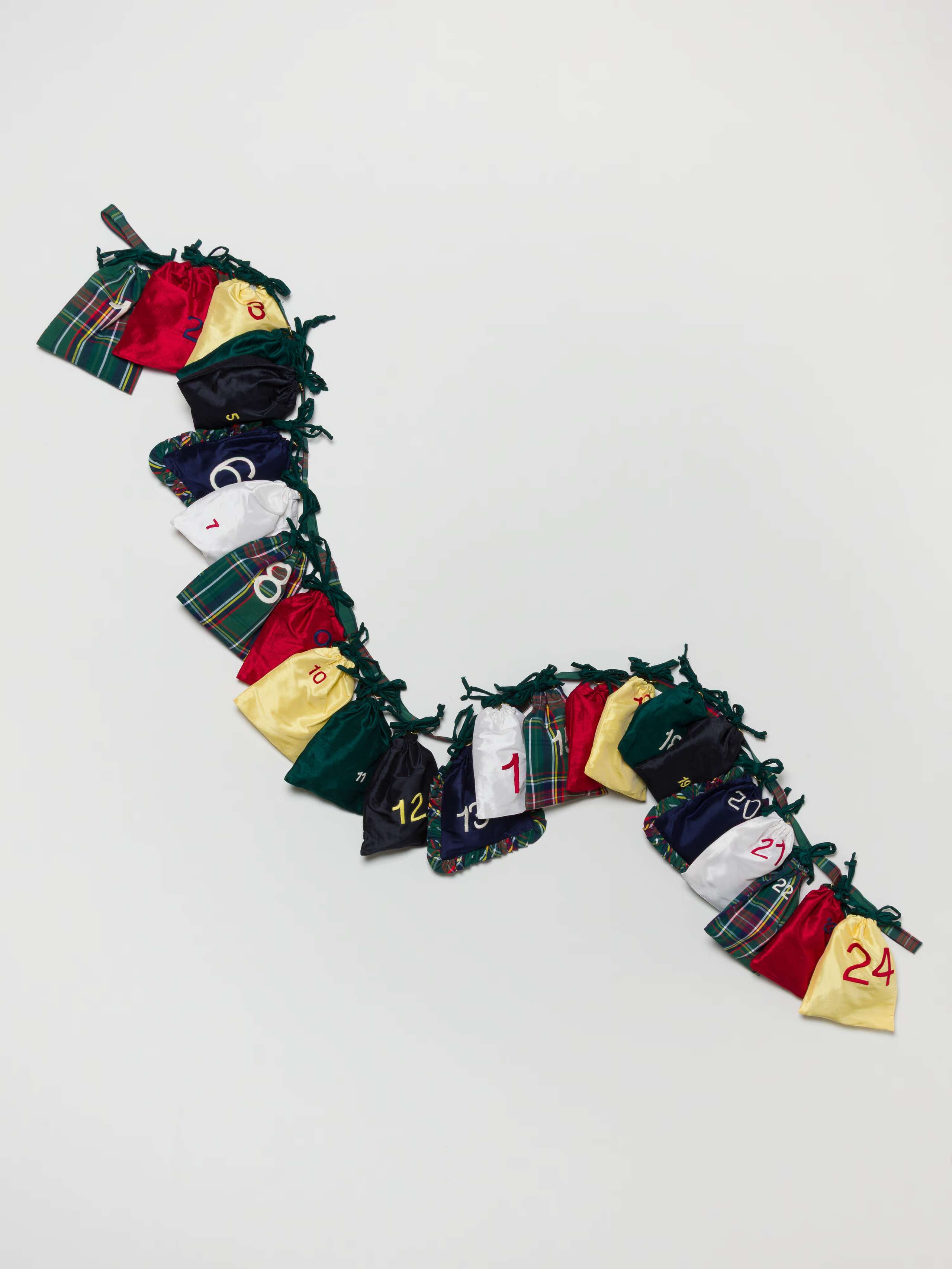 Advent calendar in silk, bag colours: yellow, red, navy, cedar, check an white