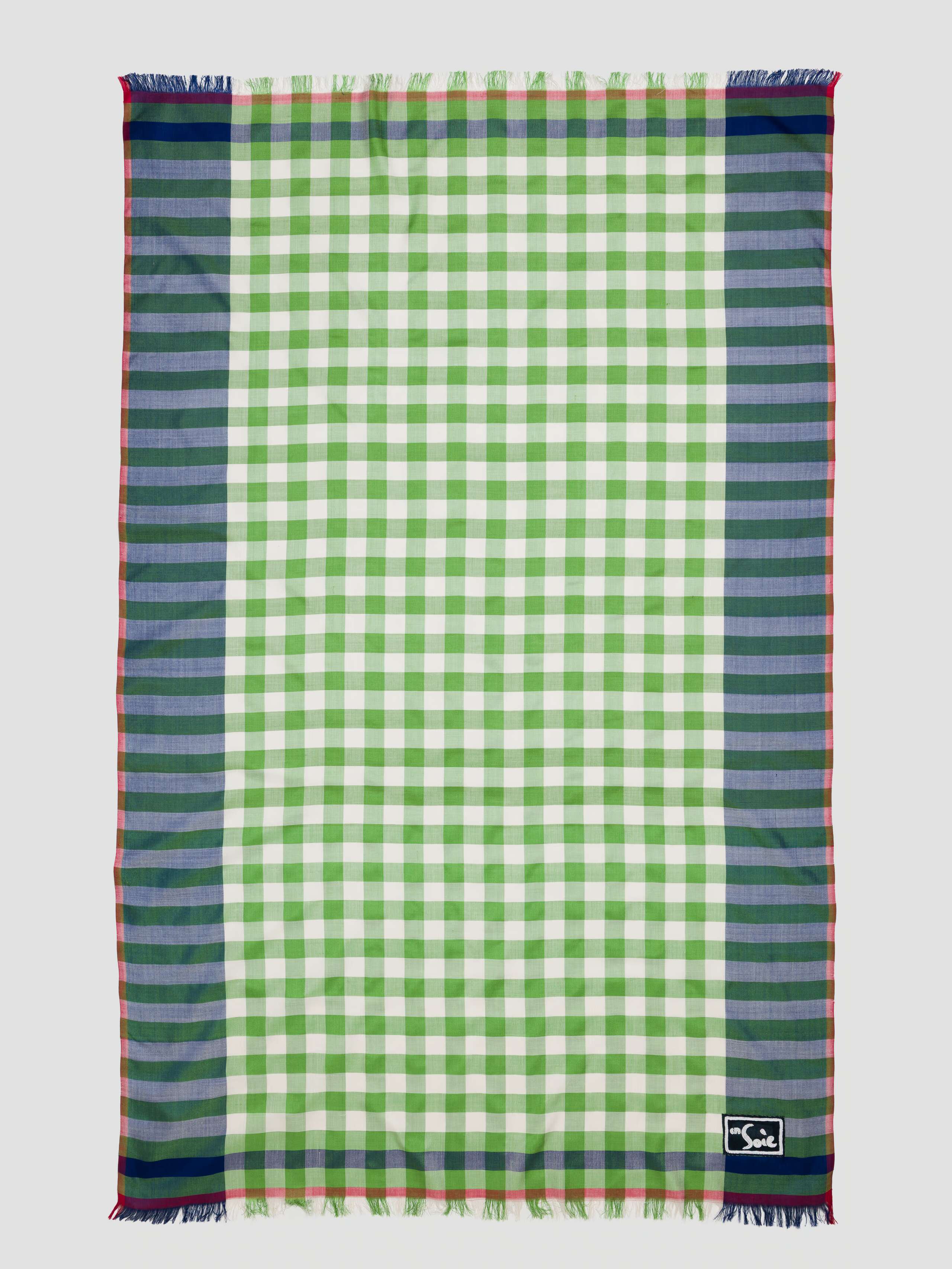 Product Shot of Satu 160 Scarf Snowdrop 