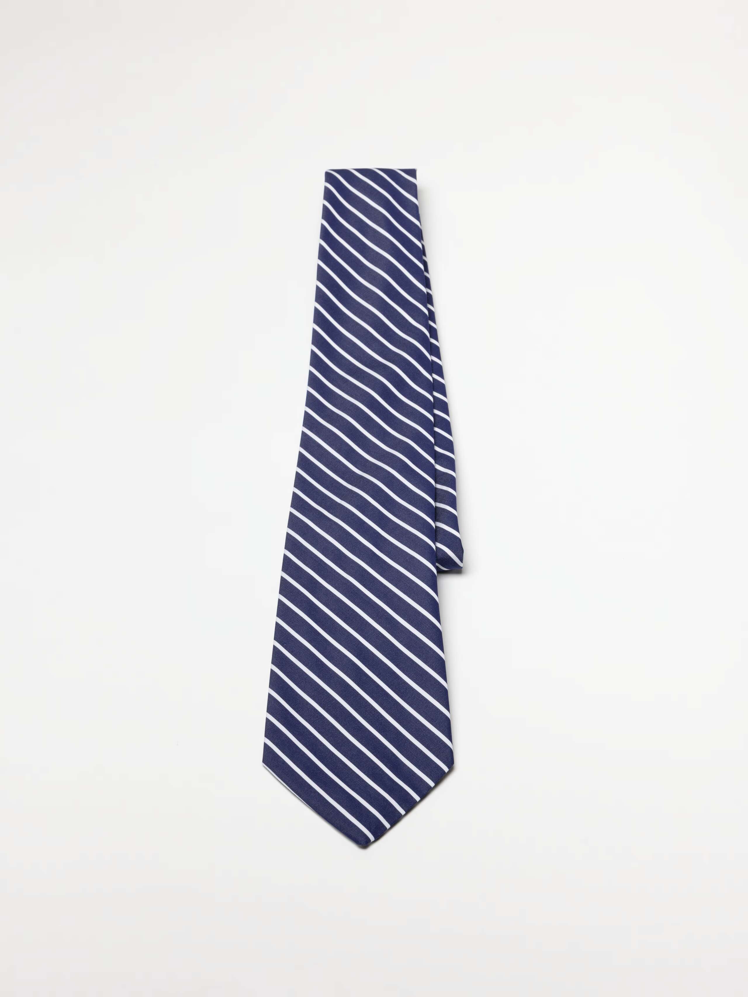 Product Shot of cotton poplin Tie in Navy Stripe