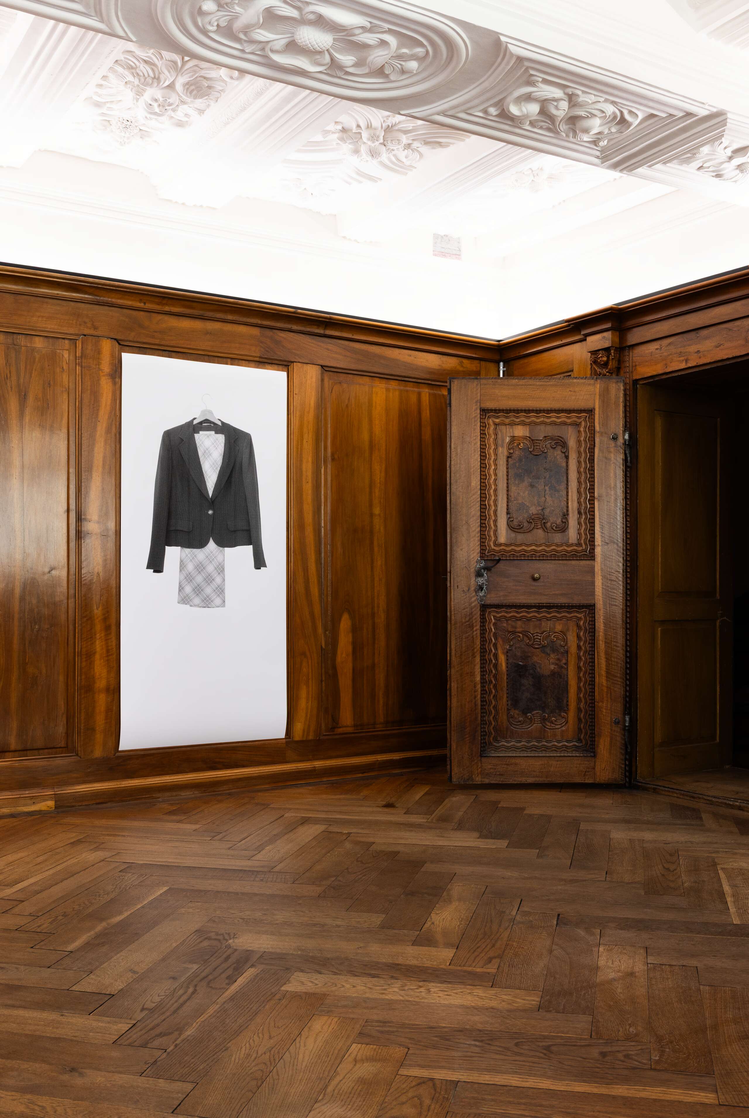 Mia Sanchez, Höscheller Room