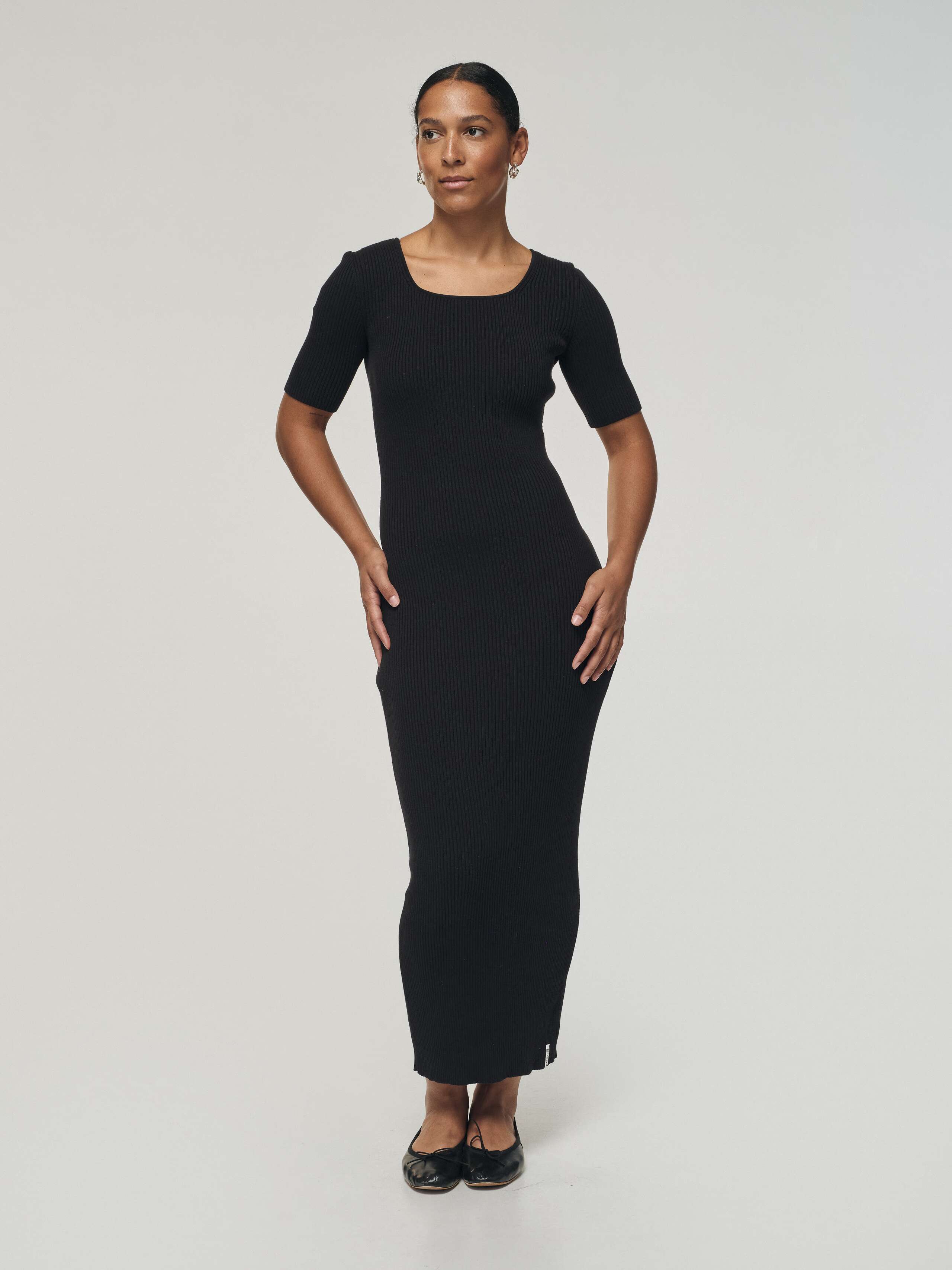 Vicky knit dress in black