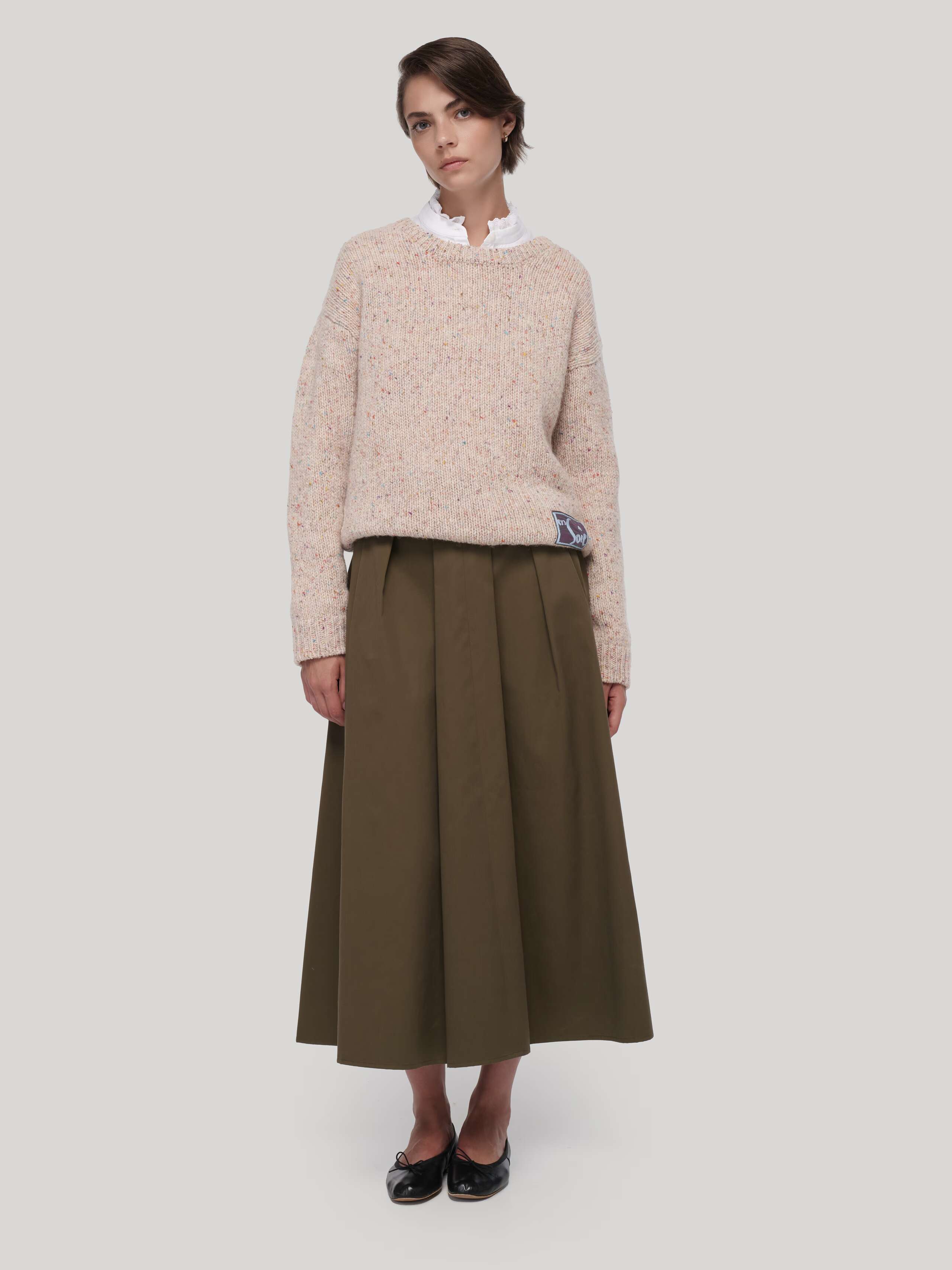Chloe skirt made out of cotton twill in forest brown