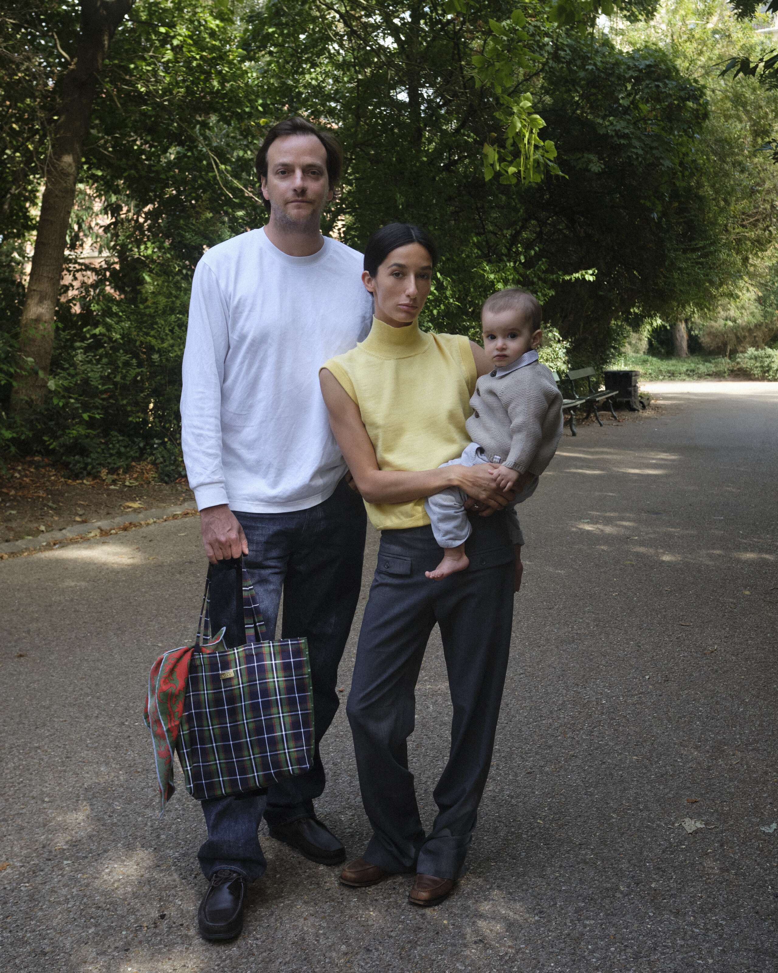 Picture of a young family in Paris