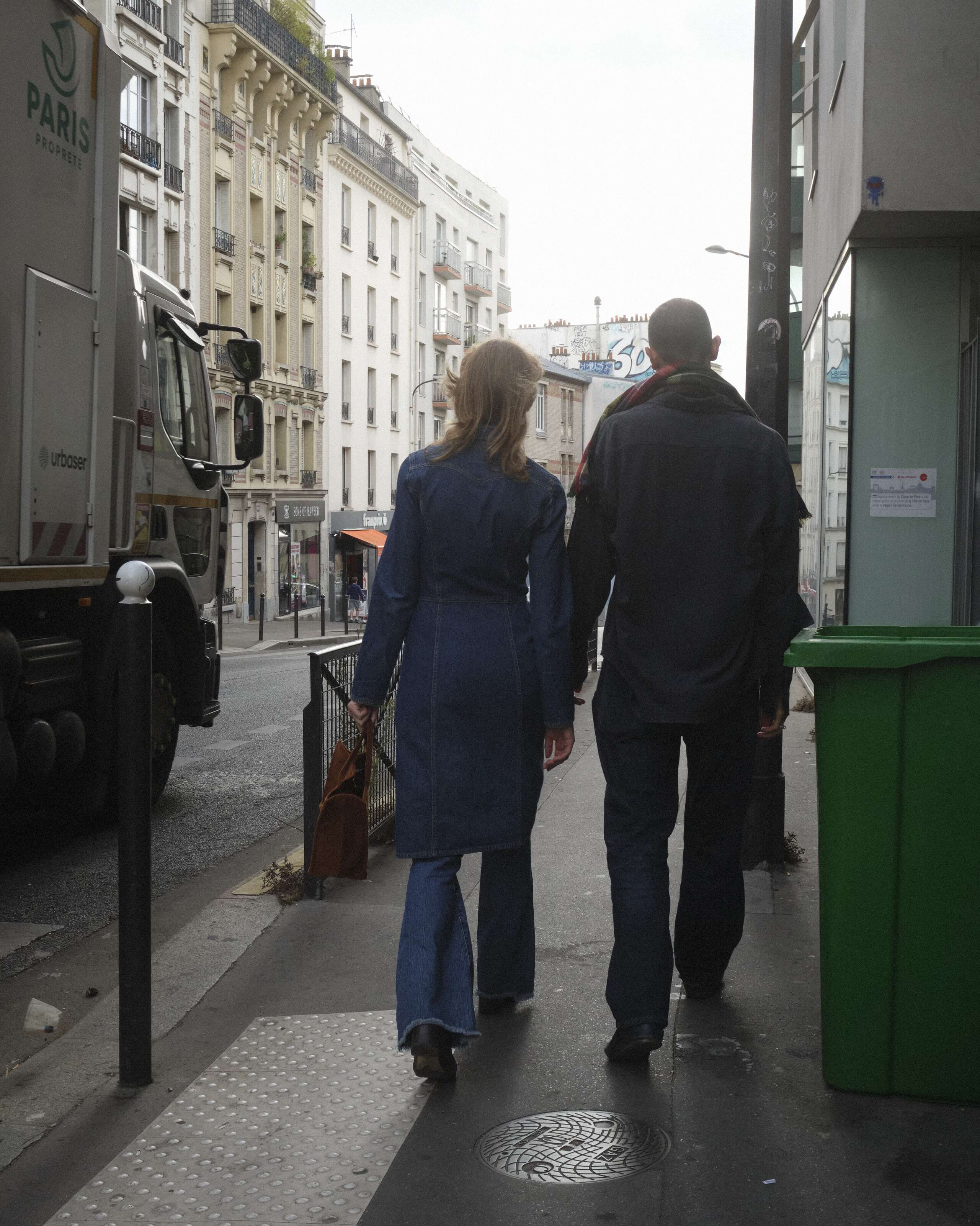 Picture of a man and a women in Paris